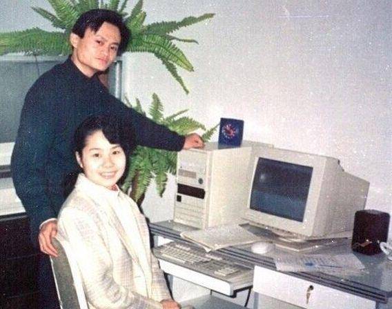 王健林妻子<strong></p>
<p>万达股份</strong>，美貌不输奶茶妹妹，还拿出2000亿让万达起死回生