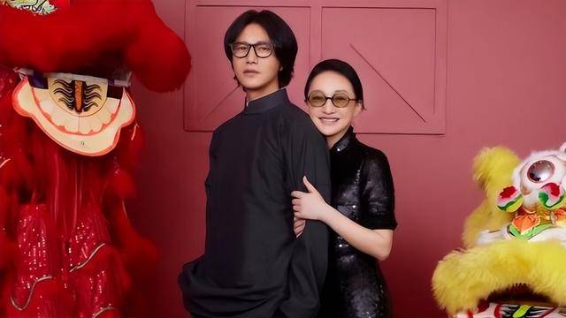 陈坤的儿子已成年<strong></p>
<p>理财有风险吗</strong>，容貌开始显现母亲的基因，像谁可以认得出吗？
