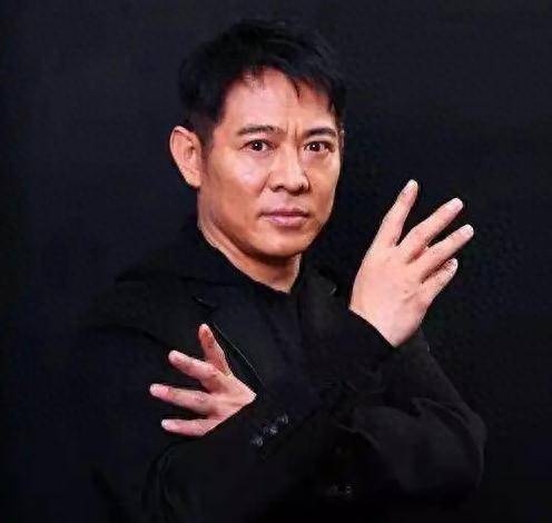 李连杰:后事一切从简<strong></p>
<p>理财分红</strong>，不用立碑也不用办丧事，树葬海葬都可以