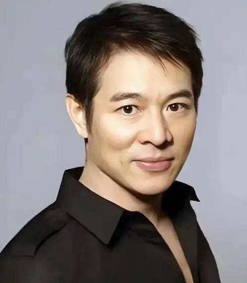 李连杰:后事一切从简<strong></p>
<p>理财分红</strong>，不用立碑也不用办丧事，树葬海葬都可以