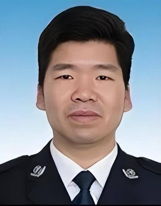 福建4位干部履新<strong></p>
<p>理财行业</strong>，2位升副厅