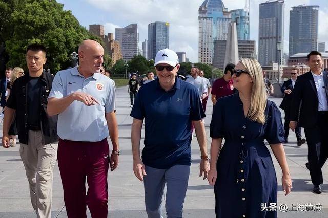 澳大利亚总理抵沪再次漫步外滩<strong></p>
<p>关于理财</strong>，旁边还有上海球迷“老熟人”，你偶遇了吗？