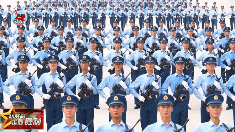 九三阅兵倒计时5天<strong></p>
<p>农商银行理财</strong>！空中梯队多型新机将首次受阅 队员练就“米秒不差”