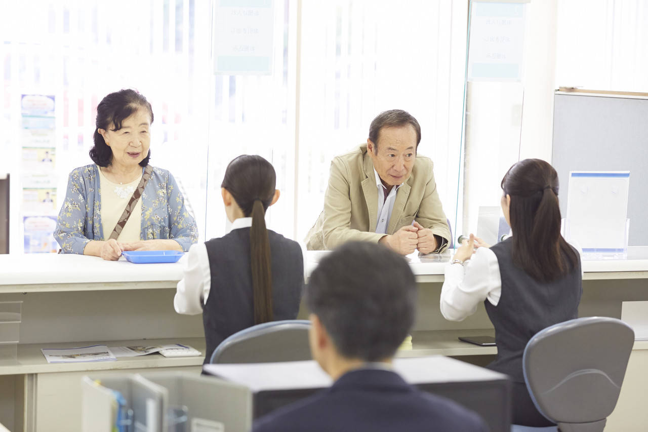 退休后<strong></p>
<p>平安银行理财</strong>，他们重新开始上班：“工资不高，图个开心”