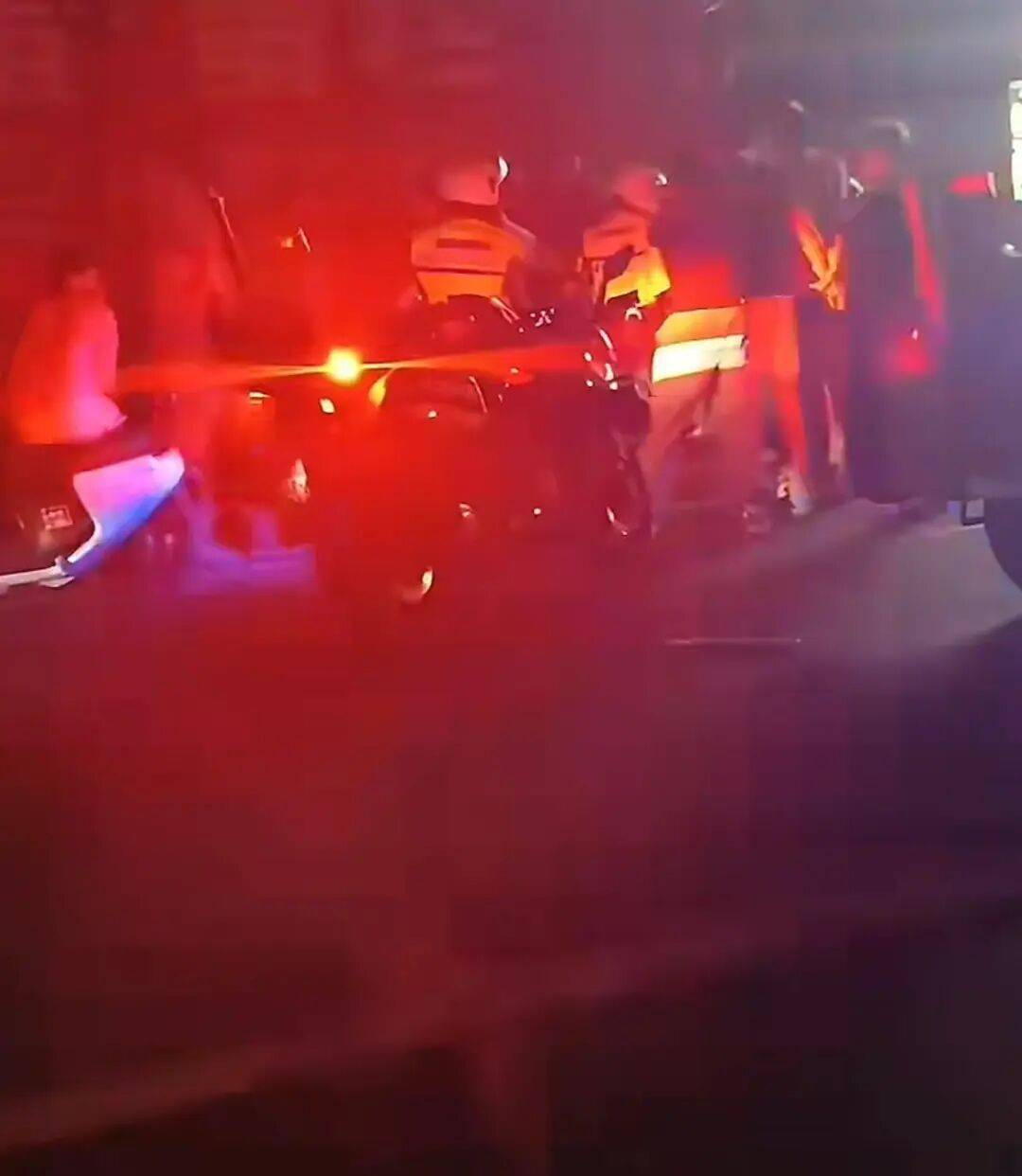 赣州警方通报“一餐饮店深夜多人打架斗殴”：2人酒后与邻桌发生冲突<strong></p>
<p>大额理财</strong>，用酒瓶砸伤对方，并取刀致对方轻伤，涉案人员已被采取强制措施