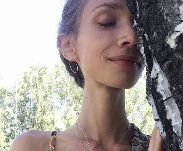 坚持只吃水果8年<strong></p>
<p>理财产品净值</strong>，27岁波兰女子巴厘岛酒店去世：体重仅22公斤，指甲变黄牙齿腐烂