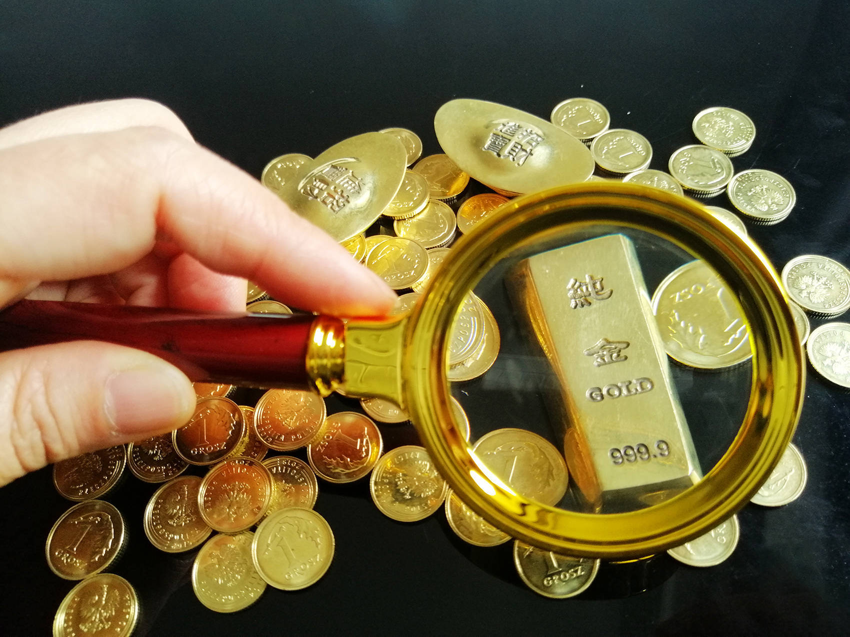 国际金价<strong></p>
<p>理财产品净值</strong>，再创历史新高！消费者：从今年年中一直观望到十一，没想到越等越贵！机构：仍上涨空间