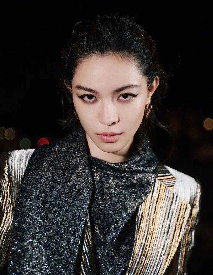 时装周上的女明星<strong></p>
<p>理财产品净值</strong>，秋冬氛围感一键封顶！