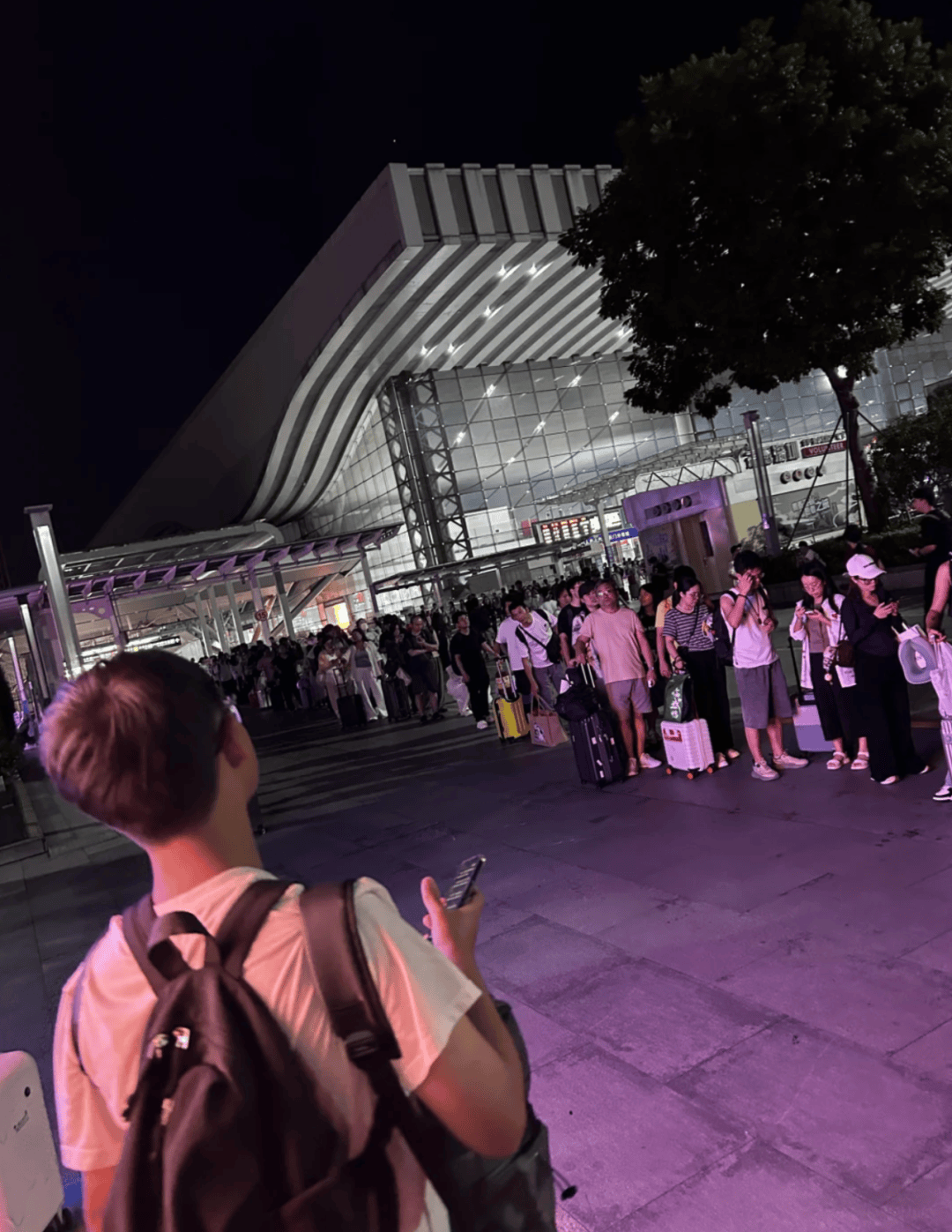 深圳北站凌晨返深被刷爆<strong></p>
<p>理财系统</strong>！附近叫车超200人？别慌！公交地铁加班护送