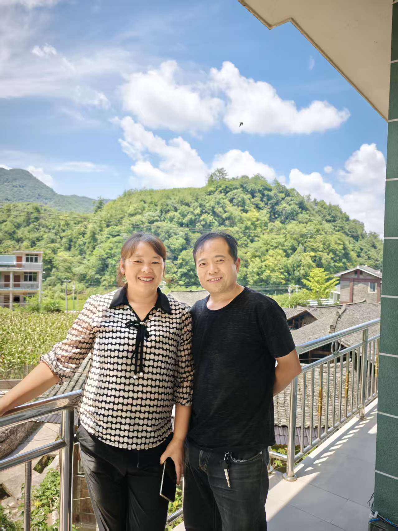 那个让老师骄傲的“调皮”班级！30年同学聚会<strong></p>
<p>爱理财</strong>，还伴有一封来自贵州的感谢信