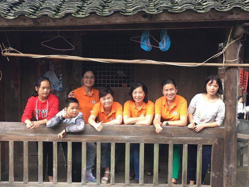 那个让老师骄傲的“调皮”班级！30年同学聚会<strong></p>
<p>爱理财</strong>，还伴有一封来自贵州的感谢信