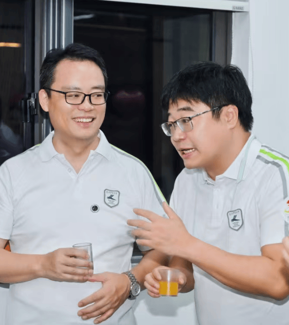那个让老师骄傲的“调皮”班级！30年同学聚会<strong></p>
<p>爱理财</strong>，还伴有一封来自贵州的感谢信