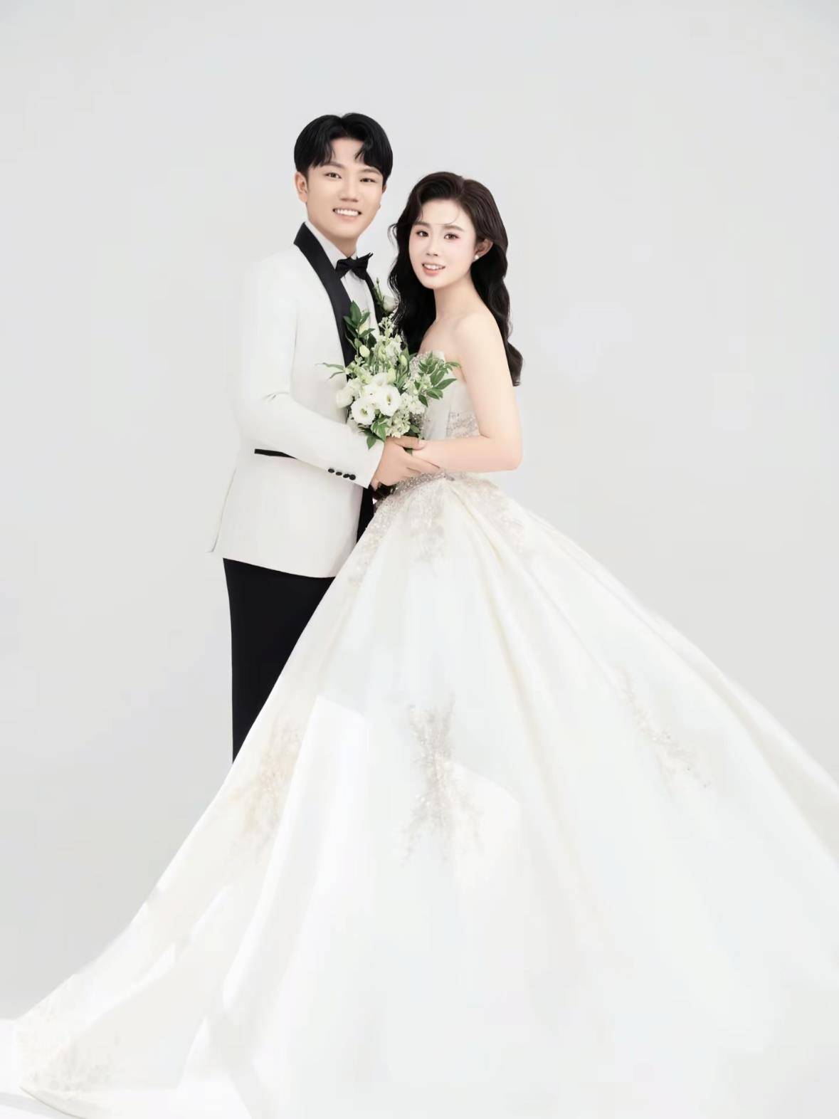 “千万富翁”解克锋儿子解清帅将举办婚礼<strong></p>
<p>光大银行理财</strong>，解克锋：很开心，邀请了部分寻亲家长参加