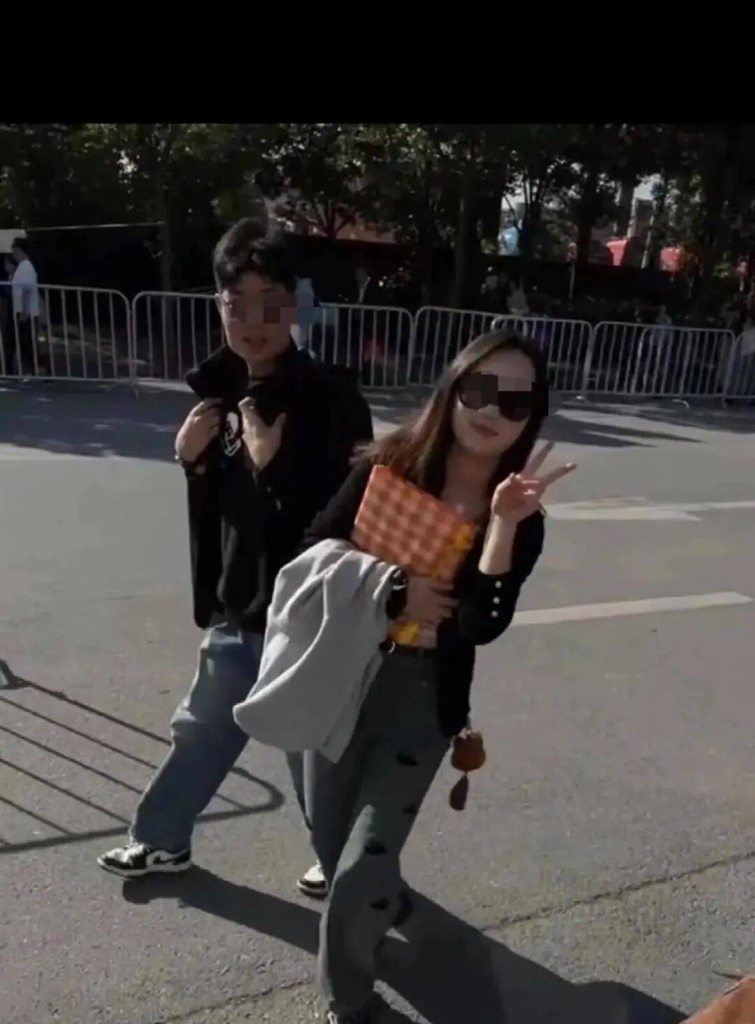 “中国两游客在马来西亚失踪”后续：男子手机定位仍在海底<strong></p>
<p>基础理财</strong>，其姐姐加急办好护照即将赴事发地