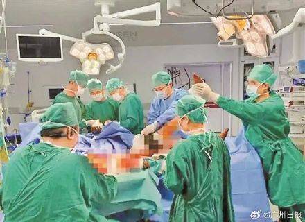 爆燃<strong></p>
<p>微信的理财</strong>！深圳一男子电动自行车充电30秒全身烧伤90%