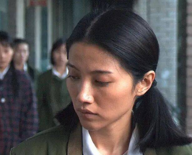 52岁影后颜丙燕公开小20岁男友：他知道我将步入更年期<strong></p>
<p>银行基金理财</strong>，已甜蜜相恋5年，两人出门必须手拉手