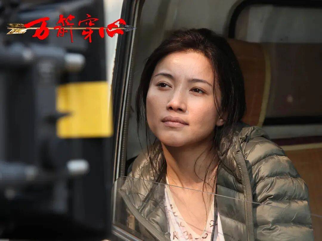 52岁影后颜丙燕公开小20岁男友：他知道我将步入更年期<strong></p>
<p>银行基金理财</strong>，已甜蜜相恋5年，两人出门必须手拉手