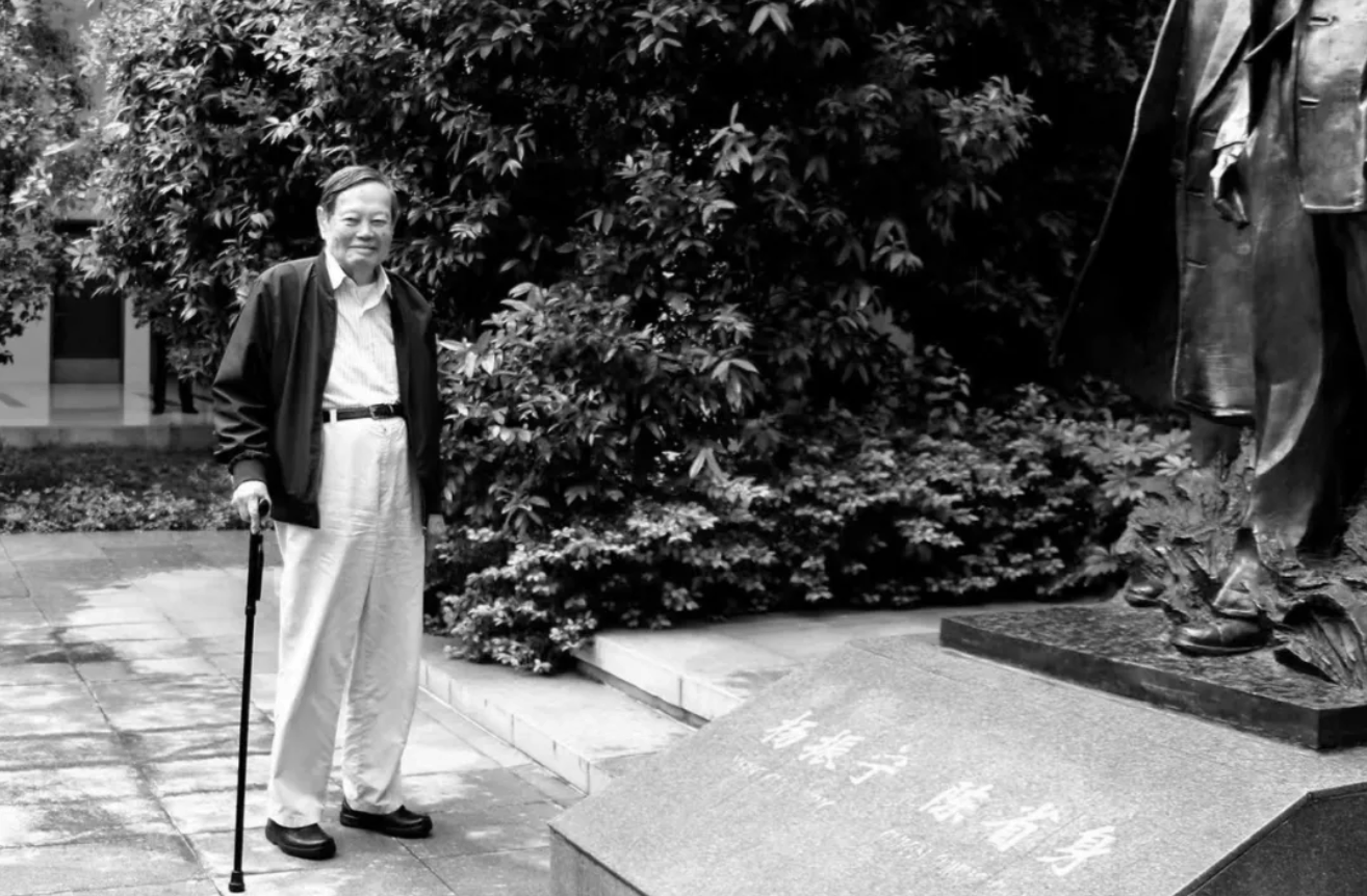 杨振宁为什么连续32年担任东莞理工学院名誉校长<strong></p>
<p>第一理财</strong>？