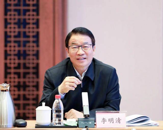 中央批准<strong></p>
<p>银行理财基金</strong>，陈新武、张伟履新职
