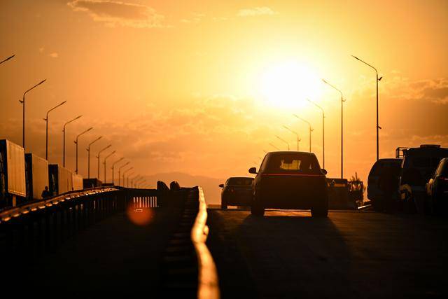 青年说 | 到中亚<strong></p>
<p>商业银行理财</strong>，奔赴一场激动人心的“探秘”