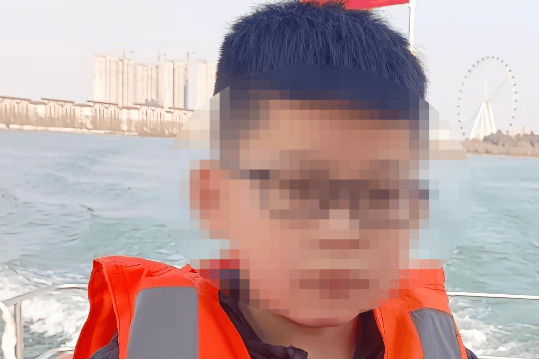 玩耍被撞后10岁男孩被诊断有肿瘤<strong></p>
<p>南京理财</strong>，多器官切除 当地卫健局：医院存在问题，已立案