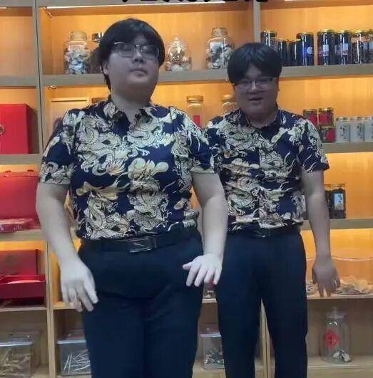 “史上最相似夫妻”被网友建议查下DNA<strong></p>
<p>e理财</strong>，当事人：刚认识时不像，后来越长越像