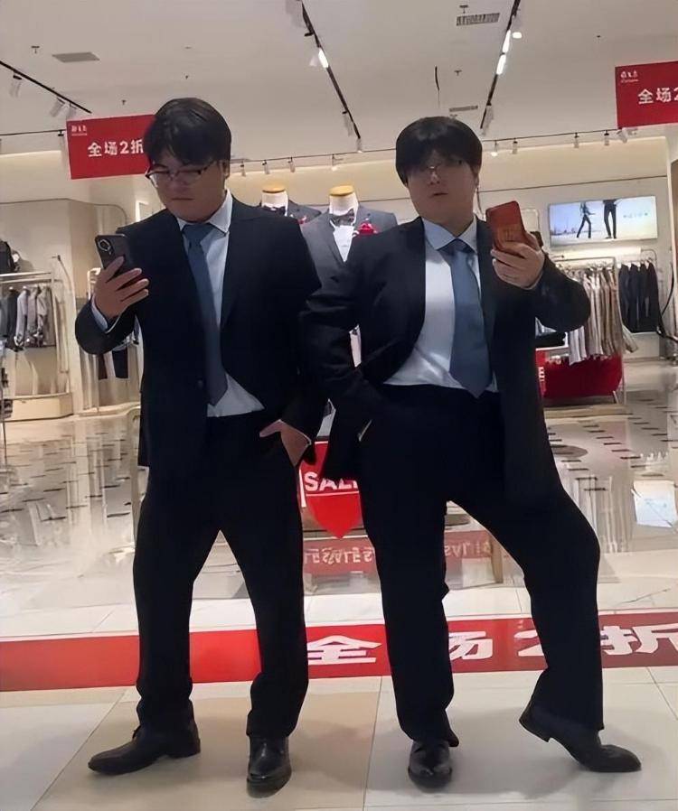 “史上最相似夫妻”被网友建议查下DNA<strong></p>
<p>e理财</strong>，当事人：刚认识时不像，后来越长越像