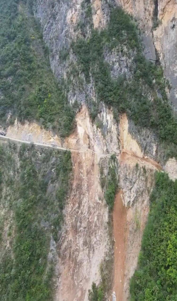 重庆网红“挂壁公路”垮塌<strong></p>
<p>理财群</strong>，附近村民外出绕行已半月盼修复，当地：已完成排危，正在修