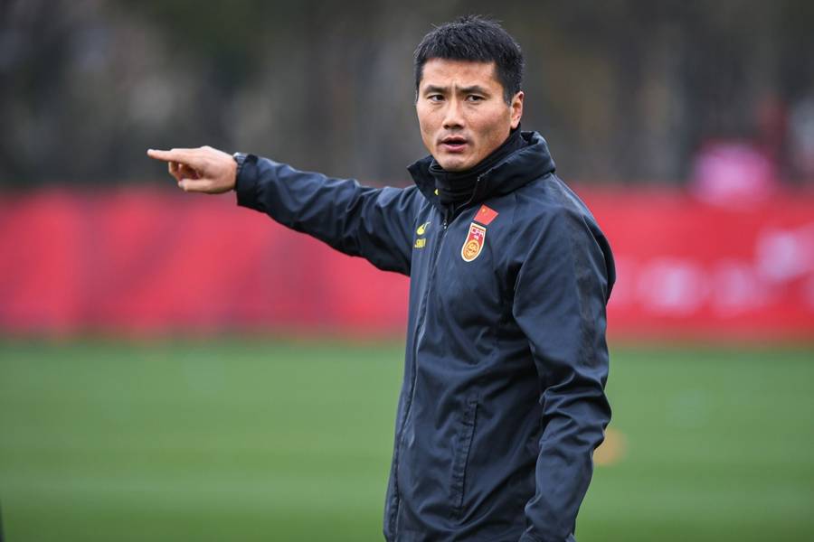 全球选聘四个月<strong></p>
<p>理财群</strong>，招来只有一年执教经历的本土教练，国足新帅竟是邵佳一