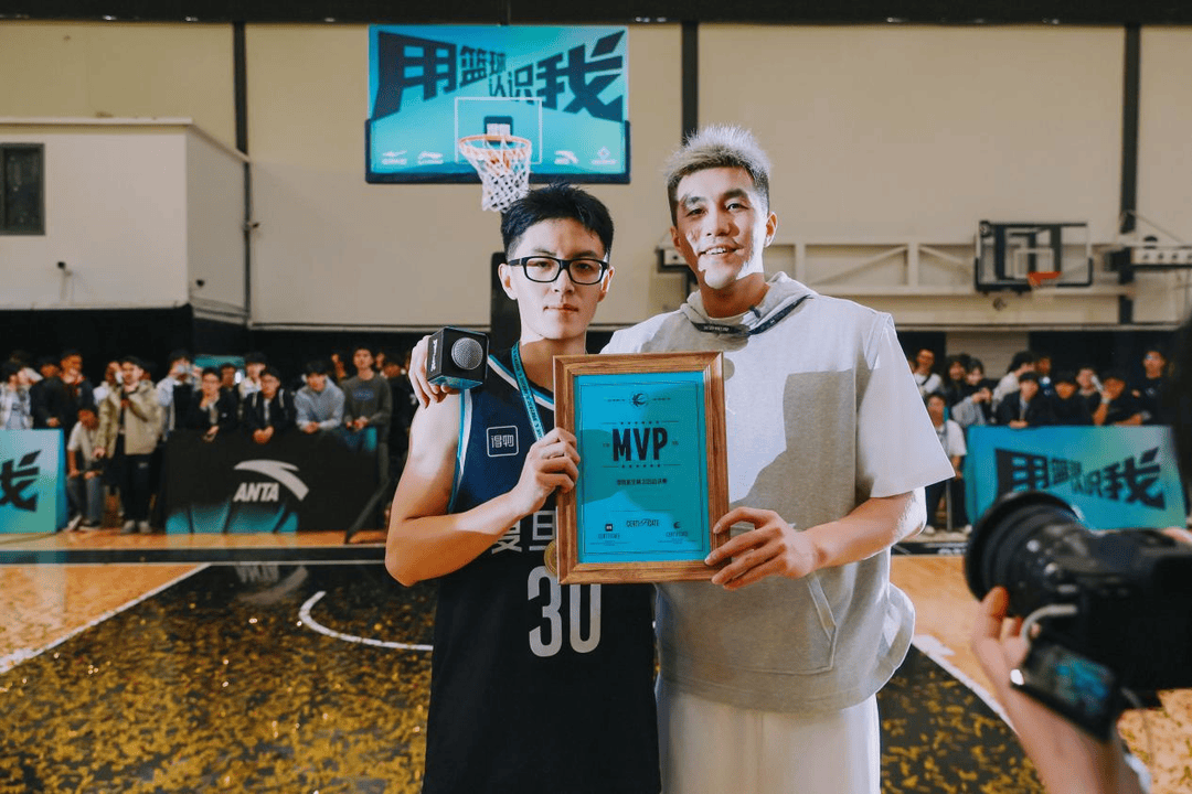 复旦、交大、同济等八大高校集结<strong></p>
<p>个人银行理财</strong>，得物App“新生杯”篮球赛首战上海