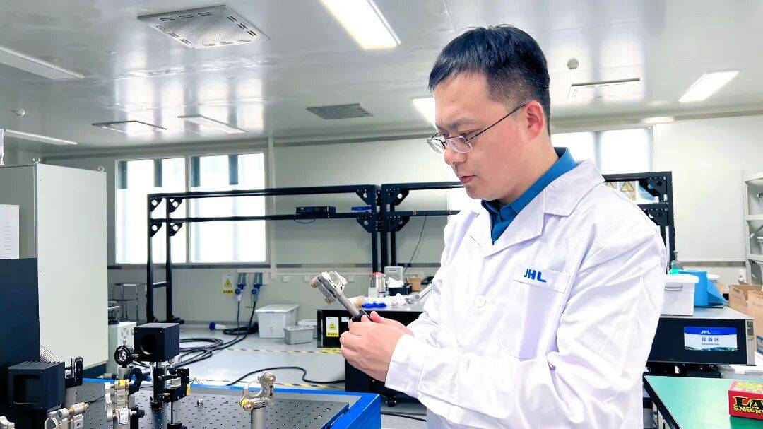 认真学习贯彻党的二十届四中全会精神<strong></p>
<p>个人银行理财</strong>！来听听他们怎么说