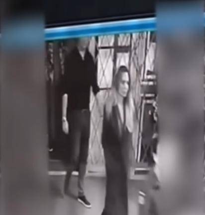 安吉丽娜·朱莉访乌<strong></p>
<p>个人银行理财</strong>，保镖被带走