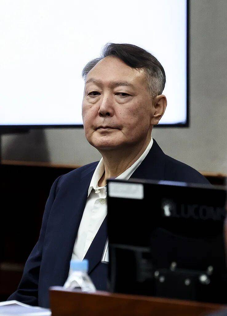 尹锡悦被控同军方合谋<strong></p>
<p>银行个人理财</strong>，试图“诱使朝鲜发动进攻”