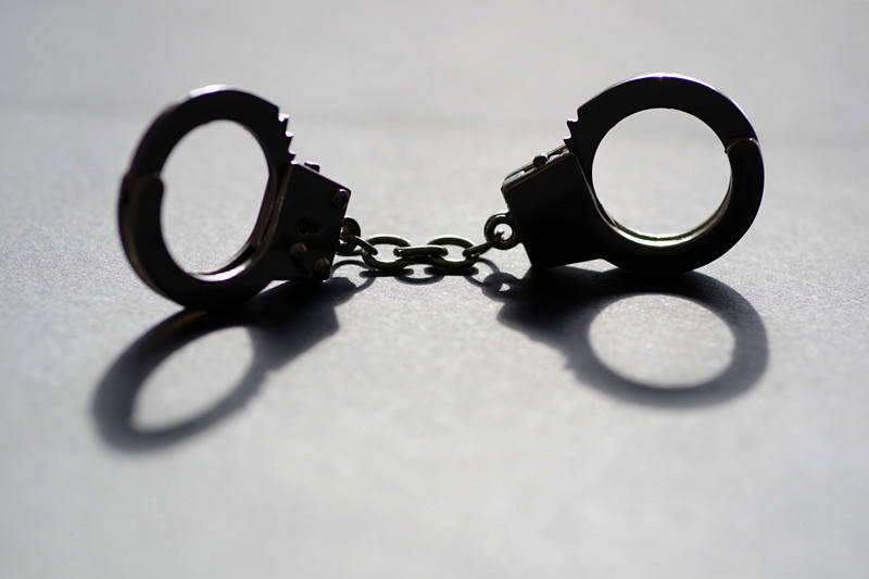 25岁男子欲出售父亲房产整容当网红<strong></p>
<p>银行个人理财</strong>，被说教后20多刀弑父 曾遭父亲家暴，获无期徒刑