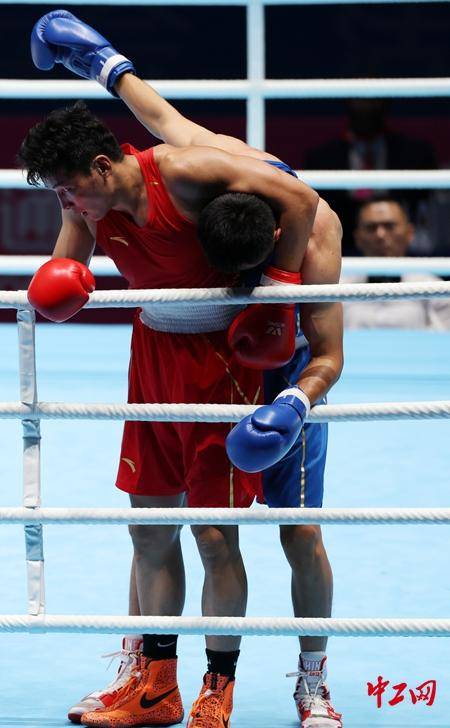 全运会拳击男子80公斤级决赛<strong></p>
<p>1万理财</strong>，王小保夺冠！
