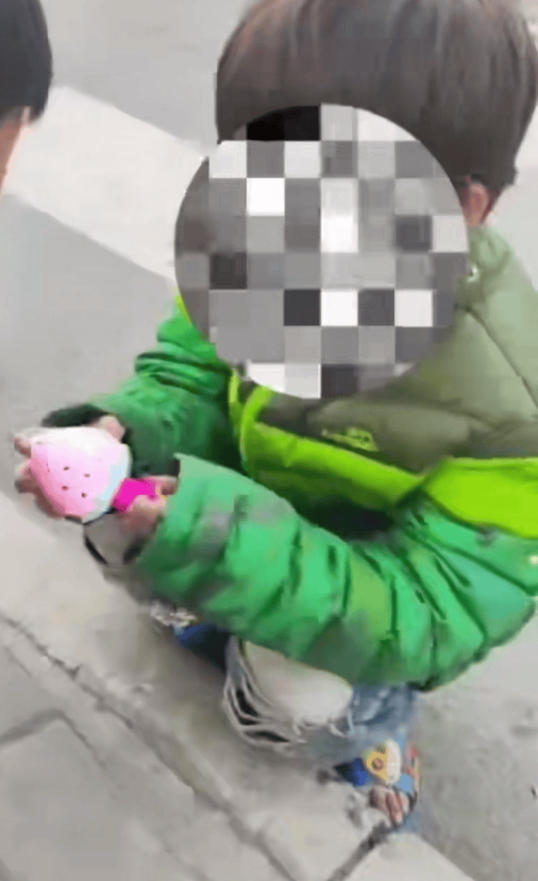 当地妇联回应“妈妈去世<strong></p>
<p>1万理财</strong>，8岁女孩冬天穿拖鞋外出”：已联合民政等部门介入帮扶