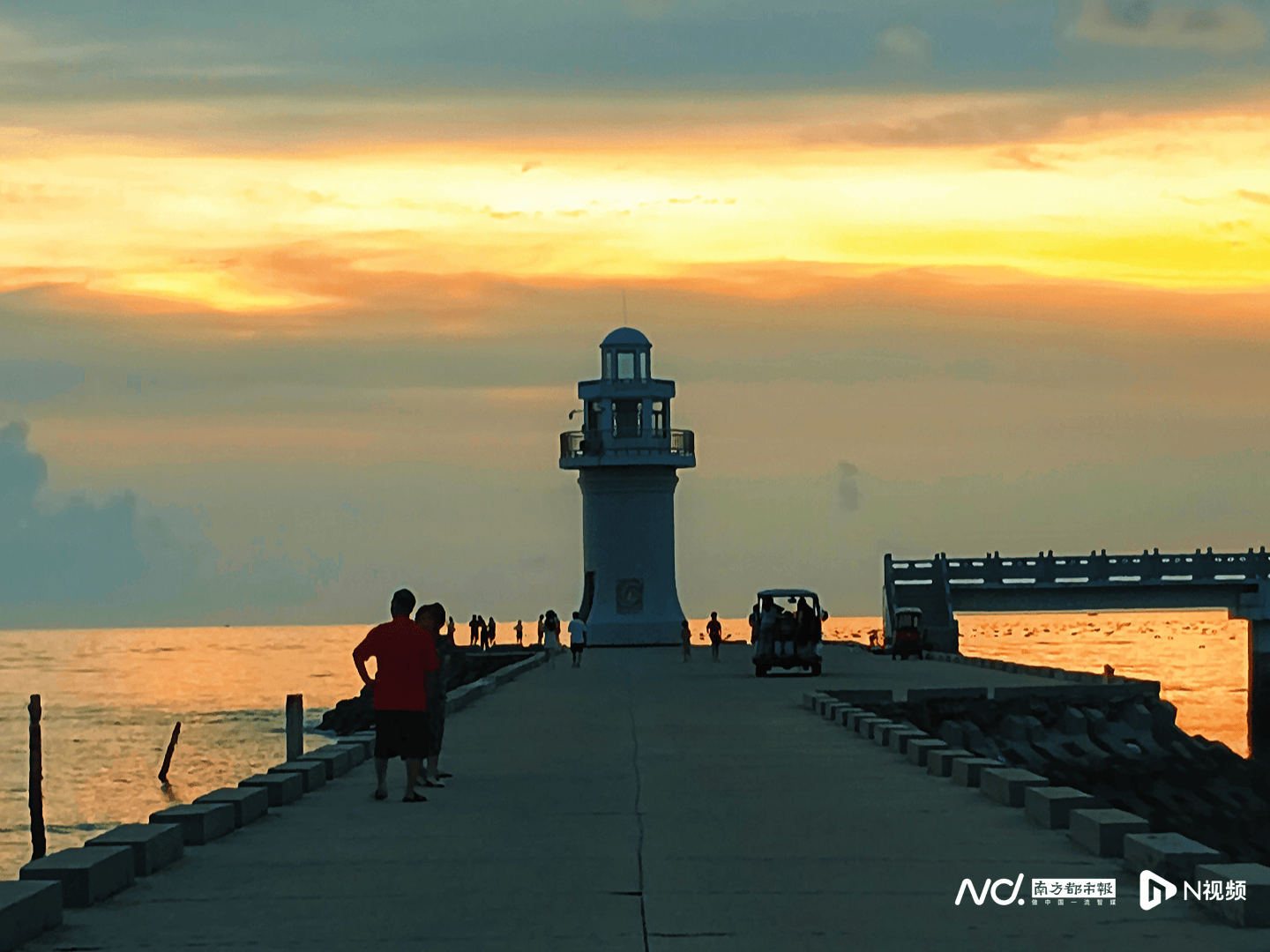 外交部赵立坚点赞湛江：渔网起落间<strong></p>
<p>50万理财</strong>，满舱鲜活载着晨光归来