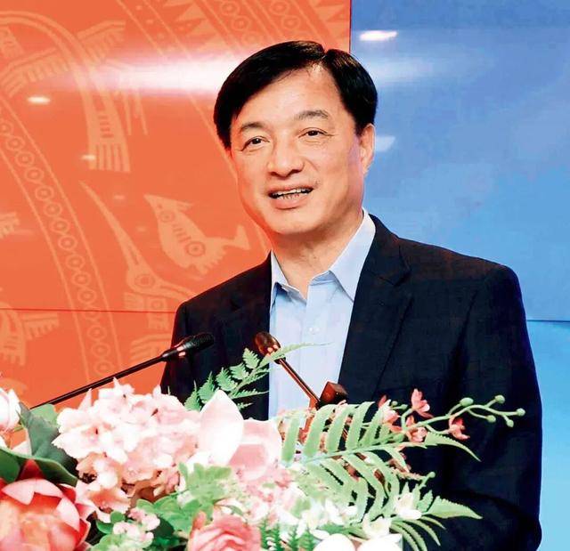 一年半<strong></p>
<p>50万理财</strong>，阮维玉四次晋升