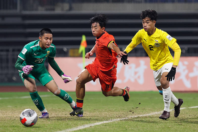 U16国足让中国球迷继续“过年”<strong></p>
<p>2017理财</strong>，对手再弱，连续踢出两位数比分也非易事