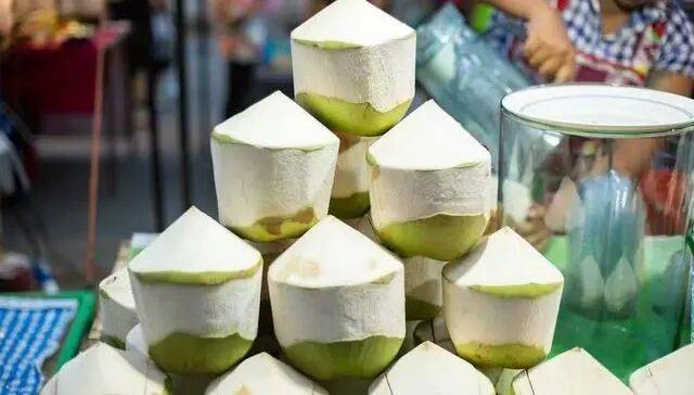 椰子水之外，大公司争夺40亿元生椰市场