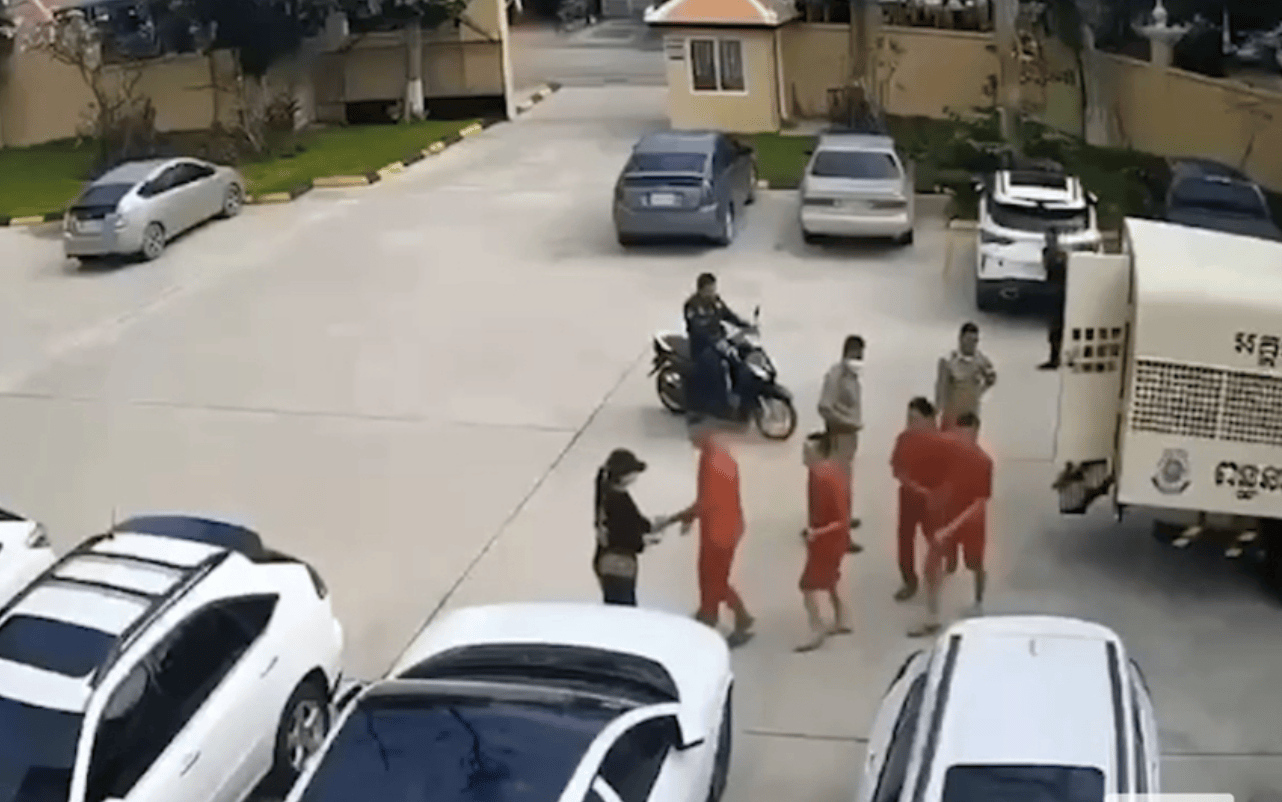 柬埔寨持枪劫囚案仍有一人在逃<strong></p>
<p>银行定期理财</strong>，“大嫂”等被控杀人罪等多项重罪