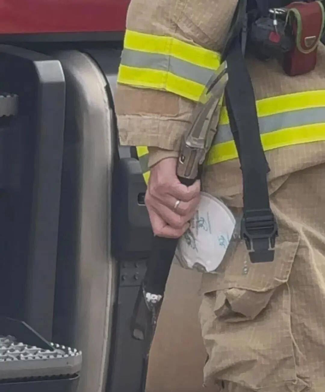 已致94人遇难<strong></p>
<p>银行定期理财</strong>，李家超：望内地协助！廉政公署：或涉贪污！这一幕令人破防