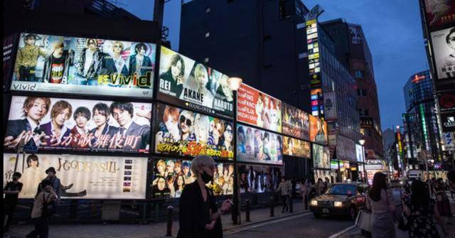 日本近来更多年轻女性为了牛郎花钱，远赴海外从事卖淫