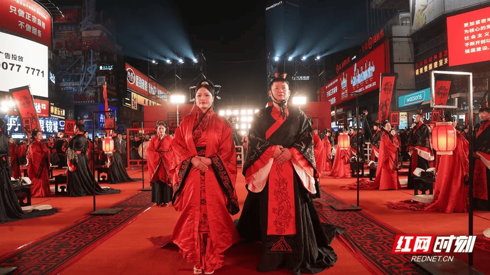 汶川地震被救起的女孩<strong></p>
<p>理财产品利率</strong>，17年后和救她的军人结婚了