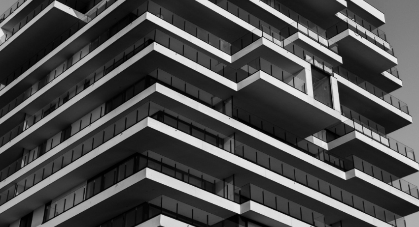 肯尼亚女大学生酒后尝试跳到隔壁阳台<strong></p>
<p>理财产品利率</strong>，从12楼坠楼身亡