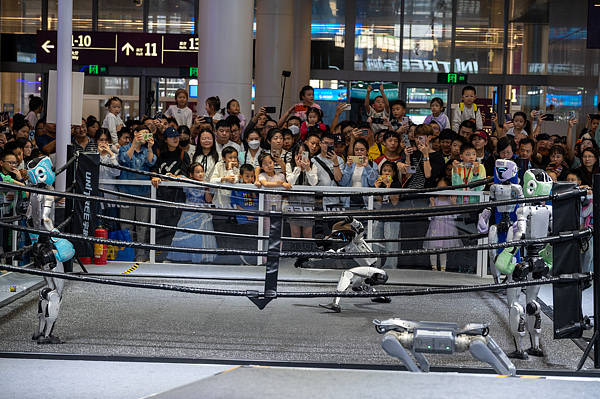 澳媒感叹：中国过去试图追赶西方<strong></p>
<p>理财中心</strong>，现在赶上了，但西方未来可能赶不上中国