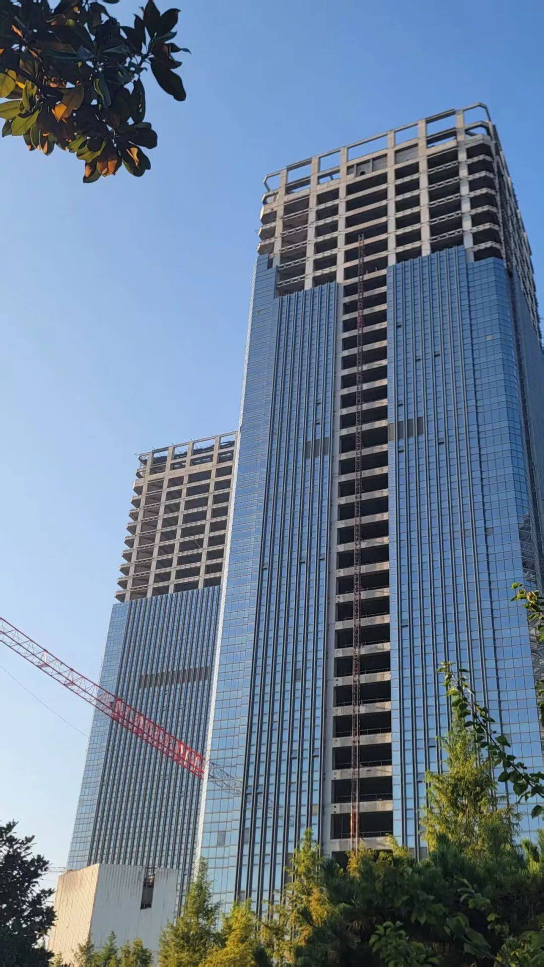 西安地标“双子塔”荒芜十年<strong></p>
<p>理财中心</strong>，7.48亿起拍