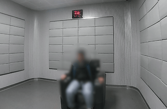 上门取走19万元<strong></p>
<p>理财中心</strong>，杭州一西装革履“金融专员”被抓！在高速服务区被抓，车上塞满现金