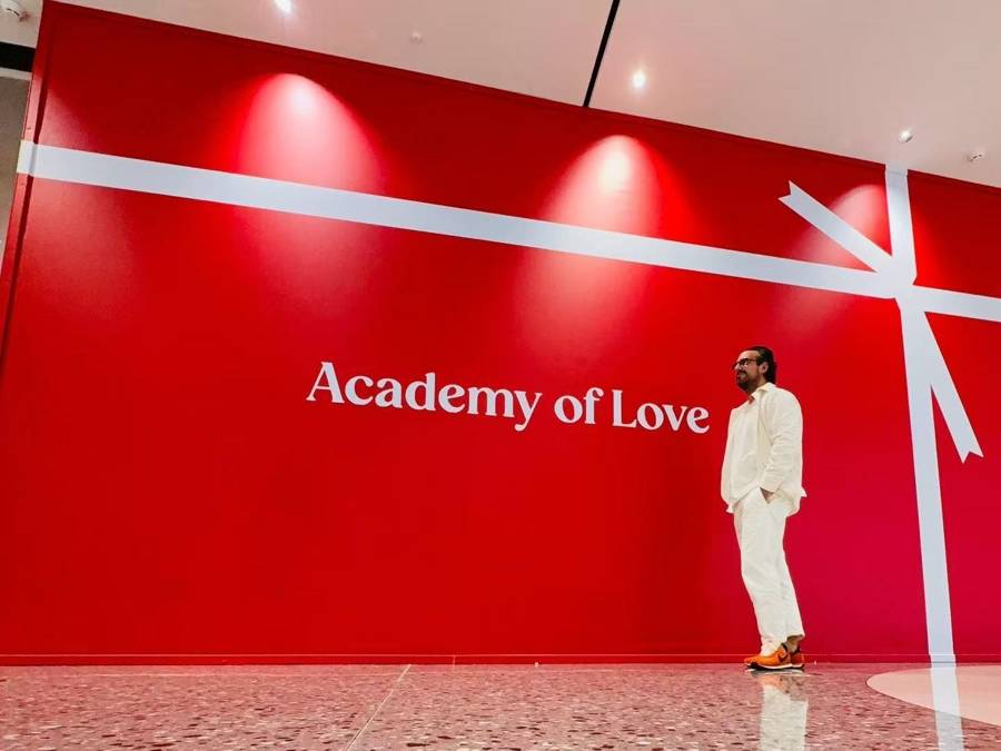 法国人在上海开店<strong></p>
<p>理财的软件</strong>，只卖白色衣服竟然火了丨上海滩上洋掌柜