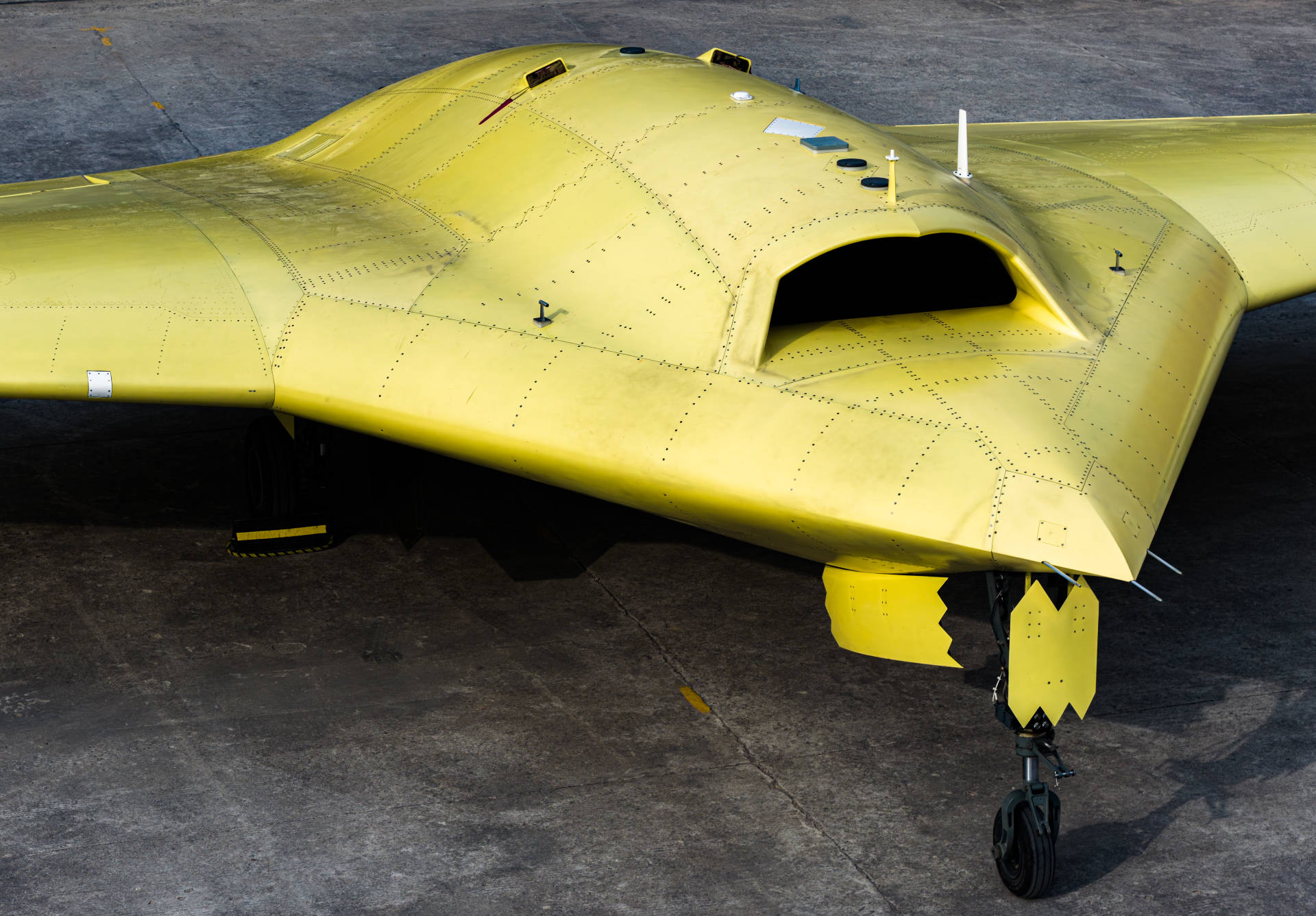 多张高清大图<strong></p>
<p>贷贷网理财</strong>！新型高空高速长航时无人机彩虹-7近日成功首飞